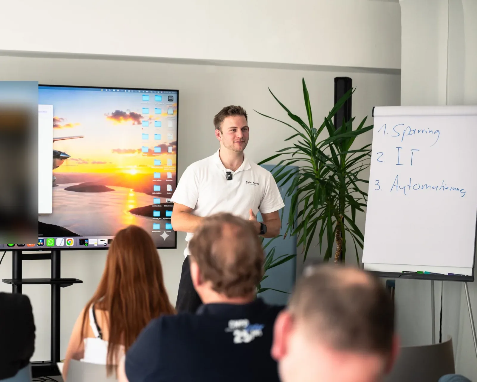 Marco Heer erklärt KI in einem Synclaro-Workshop